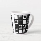 カジノ遊のカードはクラブspをハートに適合 カフェラテマグ (右アングル)