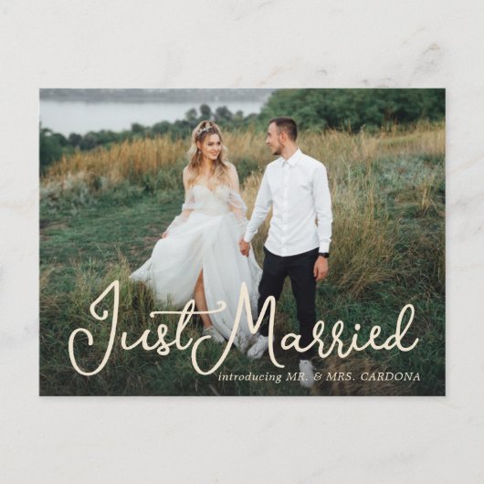 カジュアルたった今結婚しましたスクリプトの写真 案内ポストカード (正面)