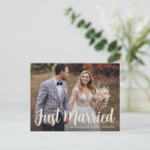 カジュアルたった今結婚しましたスクリプトの写真 案内ポストカード (スタンド正面)