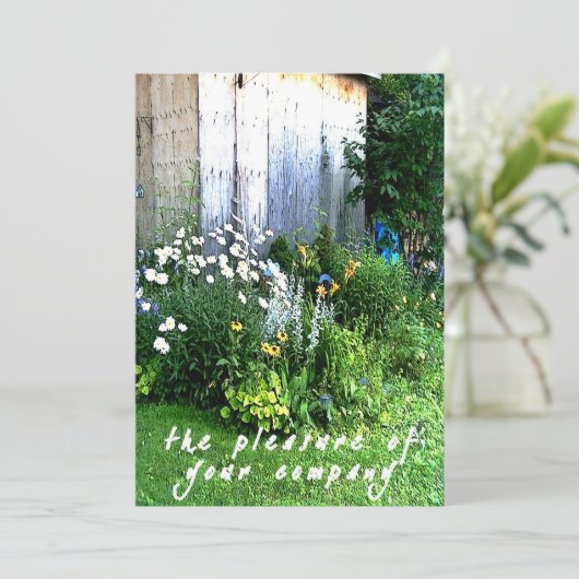 カジュアルで素朴な裏庭の庭園の結婚式 招待状 (スタンド正面)