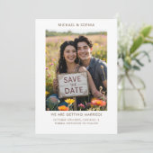 カジュアルなSave the Dateの写真テキストエンゲージメント セーブザデート (スタンド正面)