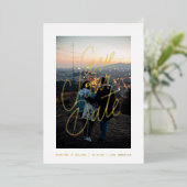 カジュアルレタリングフォト セーブザデート ゴールド 箔招待状 (立ち正面)