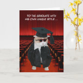 カスタマイおもしろいズ可能な猫の卒業生 カード (黄色い花)