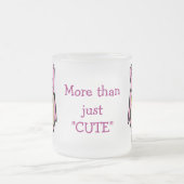 カスタマイズかわいいピンクのベビーのフクロウの漫画 フロストグラスマグカップ (中央)