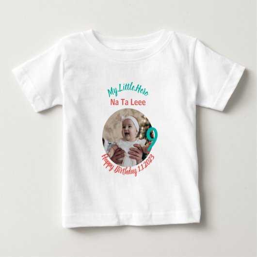 カスタマイズされたベビー誕生日+カスタマイズ ベビーTシャツ (正面)