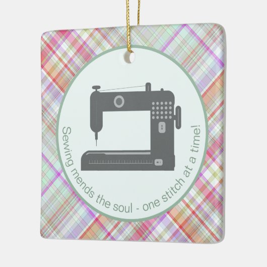 カスタマイズエレガント格子緑ピンク裁縫機 セラミックオーナメント (左)