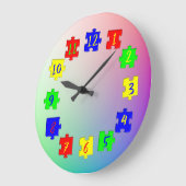 カスタマイズカラーのジグソーパズルピースと数字の子供の写真 ラージ壁時計 (傾斜)