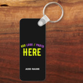 カスタマイズスタイリッシュ可能なモダン黒の検証済みブランド キーホルダー (裏面)