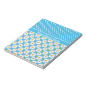 カスタマイズノート: ポルカドットとブルーのデイジー ノートパッド (回転)
