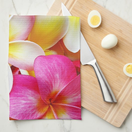 カスタマイズプルメリアのFrangipaniのハワイの花 キッチンタオル (四つ折り)