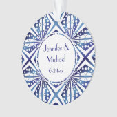 カスタマイズ可能で青および白く幾何学的なパターン オーナメント (正面)