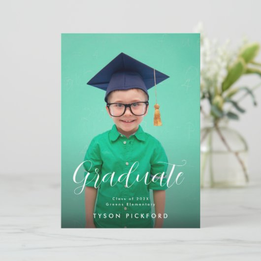 カスタマイズ可能なおめでとう初等写真科 案内状 (スタンド正面)