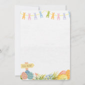 カスタマイズ可能なかわいいラブラドールイースター 招待状 (裏面)