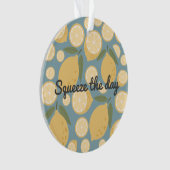 カスタマイズ可能なイエローレモンシームレスパターン オーナメント (正面)