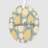 カスタマイズ可能なイエローレモンシームレスパターン オーナメント (正面)