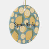 カスタマイズ可能なイエローレモンシームレスパターン セラミックオーナメント (右)