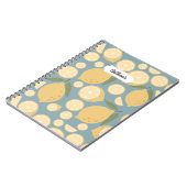 カスタマイズ可能なイエローレモンシームレスパターン ノートブック (左側)