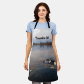 カスタマイズ可能なイーグルベース魚釣りアットサンセット エプロン (着用した状態)