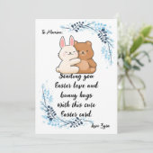 カスタマイズ可能なイースターバニーハググリーティングカード 案内状 (スタンド正面)