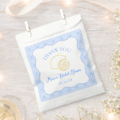 カスタマイズ可能なウェディングシャワーのお礼 レモン ブルー タイル フェイバーバッグ (クリップ留めされた状態)