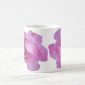 カスタマイズ可能なエミリー名かわいらしピンクローズフローラ コーヒーマグカップ (中央)