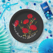 カスタマイズ可能なエレガントなヴィンテージ フラワー 赤いカーネーション ペーパープレート (パーティー)