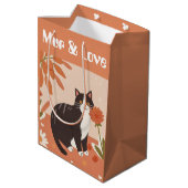 カスタマイズ可能なキュートなスマイルキャット「Mur & Love」テキスト入り ミディアムペーパーバッグ (裏面アングル)