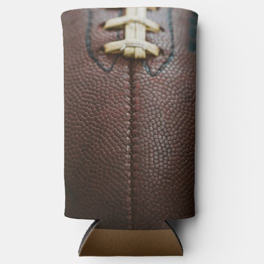 カスタマイズ可能なクーラーボックスを備えたサッカースリム文字 スリム缶クーラー (正面)