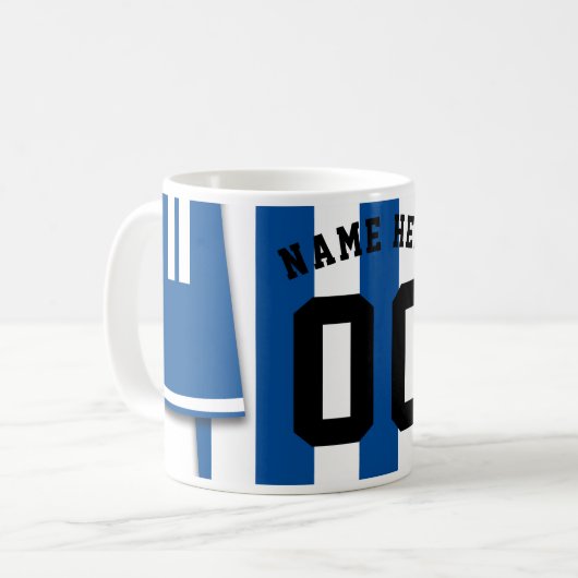 カスタマイズ可能なサッカージャージーマグ、青ストライプ色の コーヒーマグカップ (正面左)