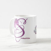 カスタマイズ可能なサマンサかわいらしモノグラムピンクのバラ コーヒーマグカップ (正面左)