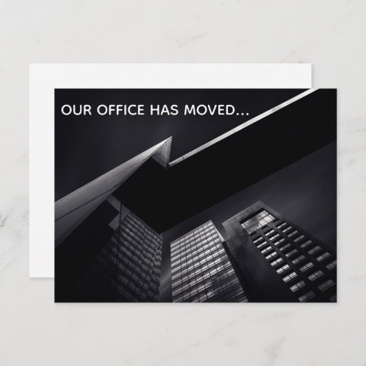カスタマイズ可能なシックなブラックオフィス建物移動 案内ポストカード (正面/裏面)