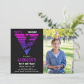 カスタマイズ可能なスケートで滑るパーティの招待状 子供へ 招待状 (スタンド正面)