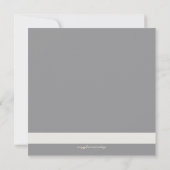 カスタマイズ可能なチャコール＆クリームのモノグラム招待状 招待状 (裏面)