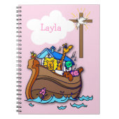 カスタマイズ可能なノアのアークベビーバプテスマ、ガールピンク ノートブック (正面)