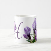 カスタマイズ可能なハンナ名パープルフローラトレンディーかわいい コーヒーマグカップ (中央)