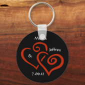 カスタマイズ可能なハートで連結された文字 キーホルダー (正面)