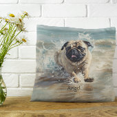 カスタマイズ可能なビーチでHappy Pug クッション