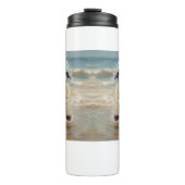 カスタマイズ可能なビーチでHappy Pug タンブラー (正面)