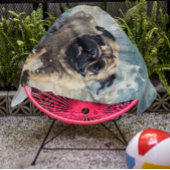 カスタマイズ可能なビーチでHappy Pug ビーチタオル