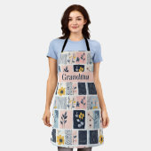 カスタマイズ可能なピンクとネイビーのフローラパッチワークキルト エプロン (着用した状態)