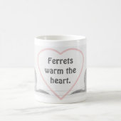 カスタマイズ可能なフェレットのマグ-ディミトリ-ハートを暖めて下さい コーヒーマグカップ (中央)