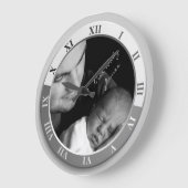 カスタマイズ可能なフォトクロックシルバーローマ数字 ラージ壁時計 (傾斜)