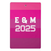 「カスタマイズ可能なモノグラムと年 ミニクリップボード (裏面)