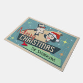 カスタマイズ可能なレトロカップルメリークリスマスホリデー ドアマット (アングル)