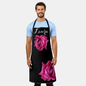 カスタマイズ可能なローラ名ホットピンクバラフローラboho エプロン (着用した状態)