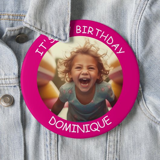 カスタマイズ可能な写真と名前の誕生日ボタン 缶バッジ (インサイチュ)