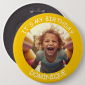 カスタマイズ可能な写真と名前の誕生日ボタン 缶バッジ (正面&裏面)