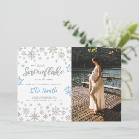カスタマイズ可能な冬のワンダーランド赤ちゃんシャワー 招待状 (スタンド正面)