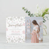 カスタマイズ可能な冬のワンダーランド赤ちゃんシャワー 招待状 (スタンド正面)