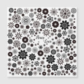 カスタマイズ可能な名前の白黒の花のパターン (正面)